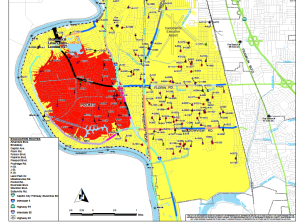 The area in red is designated a "rescue zone" and yellow is an evacuation zone. Sacramento River is in blue on the left. Source: CIty of Sacramento  http://www.cityofsacramento.org/utilities/flood/Map_17b.pdf